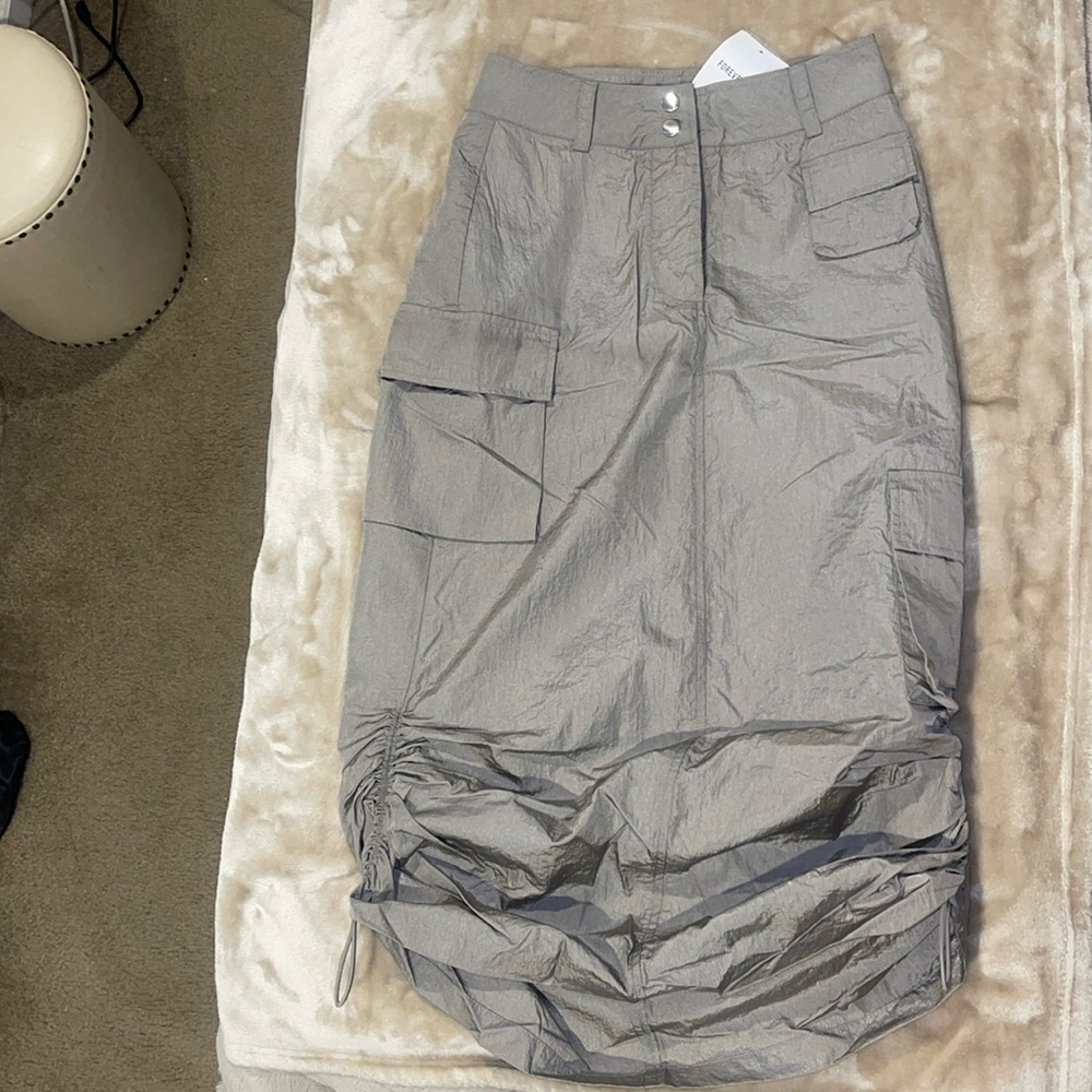 Forever 21 women’s skirt